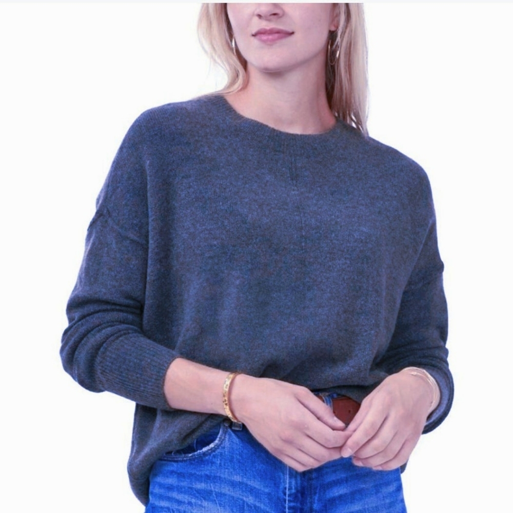 Vince Camuto Center Seam Extended Shoulder Ribbed Trim Sweater